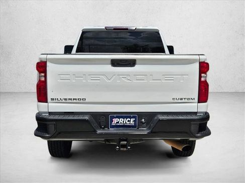 Used 2022 Chevrolet Silverado 2500 Custom w/ Custom Convenience Package RWD image 6
