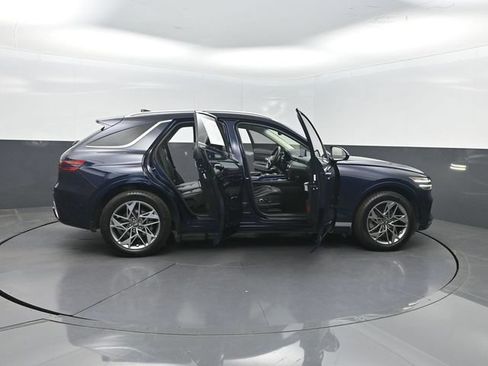 Used 2022 Genesis GV70 2.5T w/ Advanced Package AWD/4WD image 36