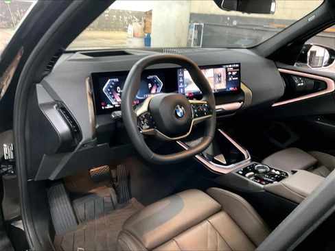 Used 2025 BMW X3 xDrive30i w/ Premium Package image 16