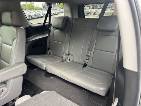 Used 2019 Chevrolet Suburban LT AWD/4WD image 16