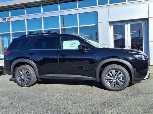 New 2025 Nissan Pathfinder SV w/ SV Premium Package image 4