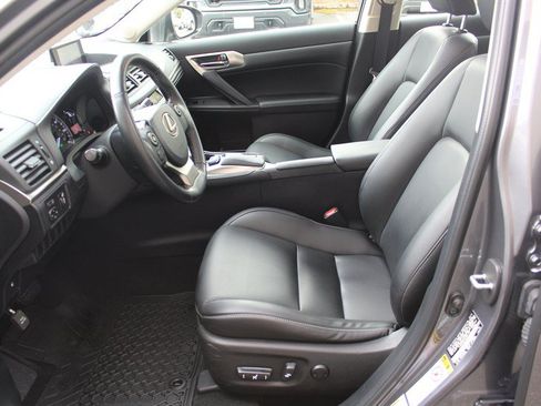 Used 2017 Lexus CT 200h w/ Navigation System Package FWD image 19