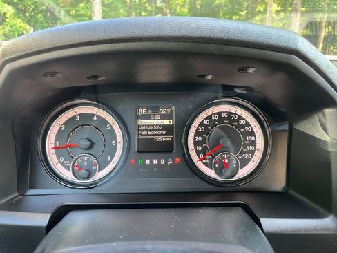 Used 2021 RAM 1500 Classic SLT RWD image 36