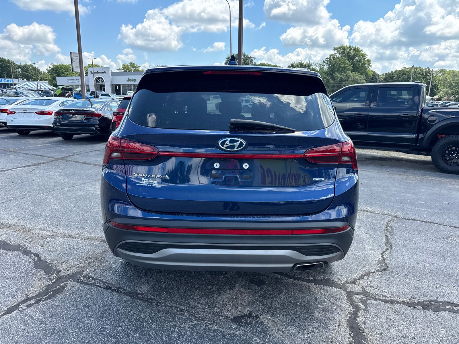 Used 2023 Hyundai Santa Fe SE AWD/4WD image 4