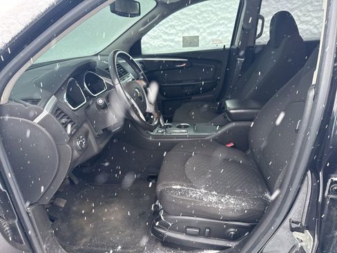 Used 2011 Chevrolet Traverse LT w/ Personal Connectivity Package image 6