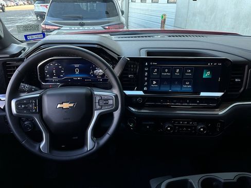 Used 2025 Chevrolet Silverado 1500 LT image 15