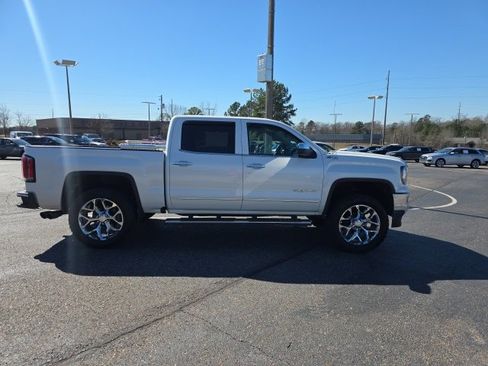 Used 2018 GMC Sierra 1500 SLT image 2