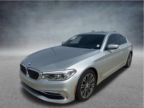 Used 2018 BMW 540i w/ Luxury Seating Package RWD image 3