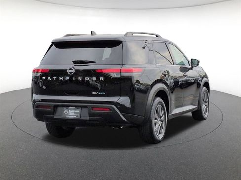 Used 2022 Nissan Pathfinder SV image 5