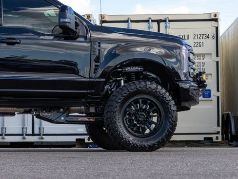 Used 2025 Ford F350 Platinum w/ Tremor Off-Road Package image 25