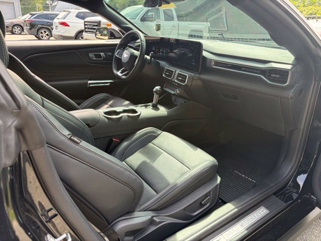 Used 2025 Ford Mustang Premium RWD image 12