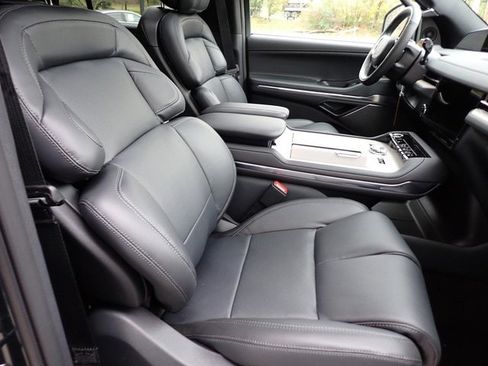 New 2025 Lincoln Navigator Reserve w/ Jet Appearance Package image 11