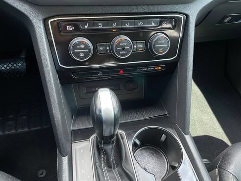 Used 2023 Volkswagen Atlas SE w/ Panoramic Sunroof Package FWD image 18