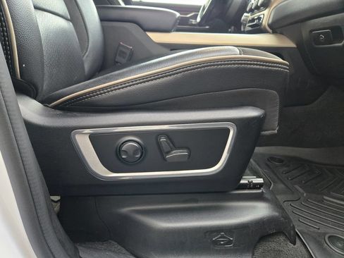 Used 2022 RAM 1500 Laramie AWD/4WD image 38