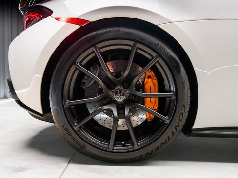 Used 2016 McLaren 570S Coupe RWD image 36