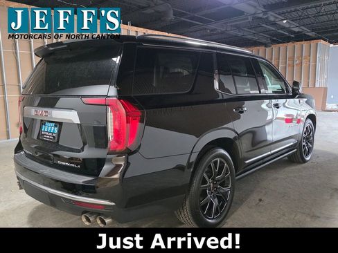 Used 2023 GMC Yukon Denali w/ Denali Reserve Package image 4