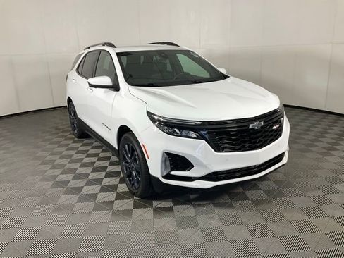 Used 2024 Chevrolet Equinox RS image 3