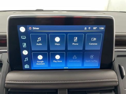 Certified 2022 Chevrolet Suburban Z71 w/ Luxury Package AWD/4WD image 3