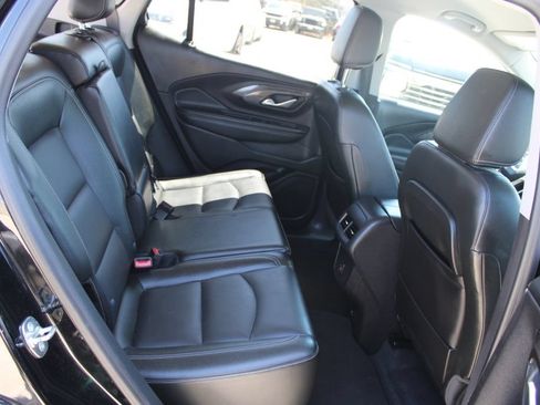 Used 2024 GMC Terrain SLT FWD image 12