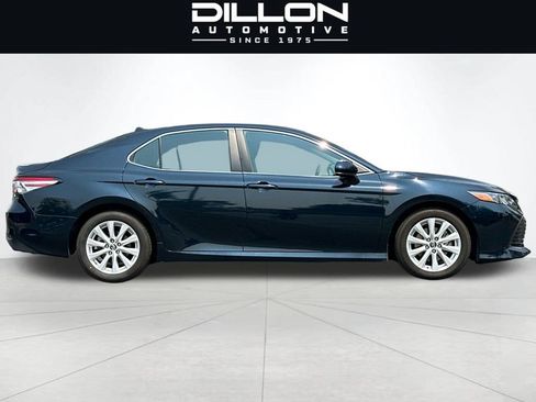 Used 2020 Toyota Camry LE FWD image 3