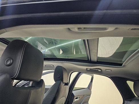Used 2017 Jaguar F-PACE S AWD/4WD image 37