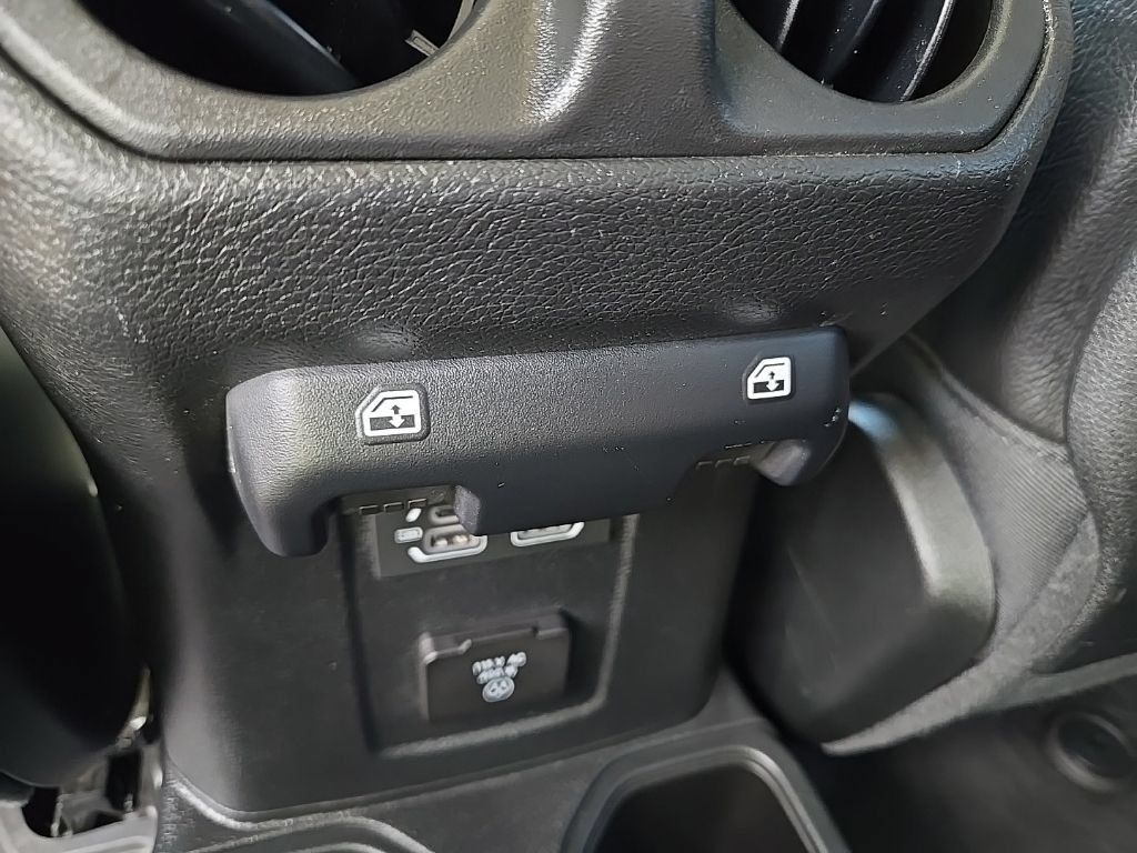 Used 2023 Jeep Gladiator Rubicon w/ Cold Weather Group AWD/4WD image 46