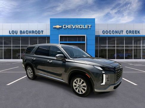 Used 2025 Hyundai Palisade SEL FWD image 2
