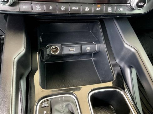 Used 2024 Kia Telluride LX FWD image 15