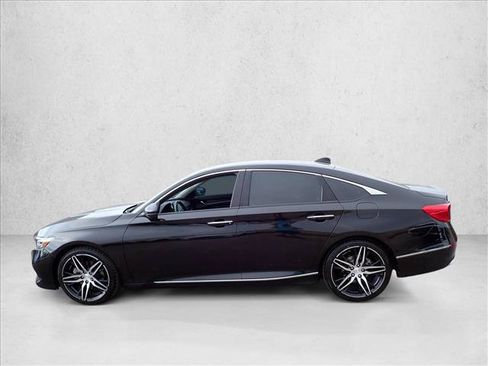 Used 2021 Honda Accord Touring image 2