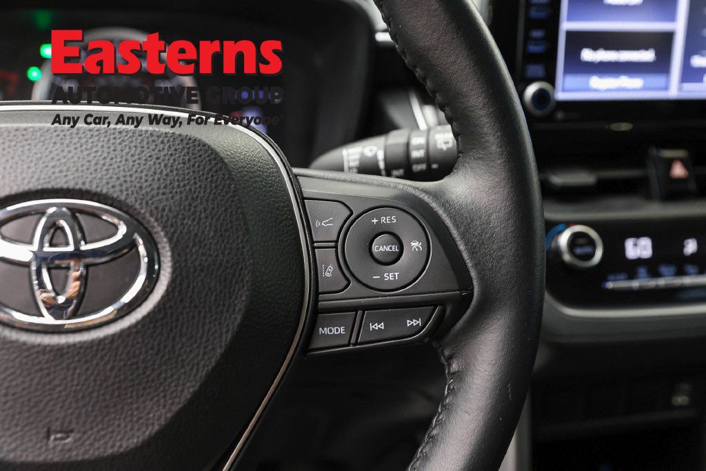Used 2022 Toyota Corolla Cross LE AWD/4WD image 18