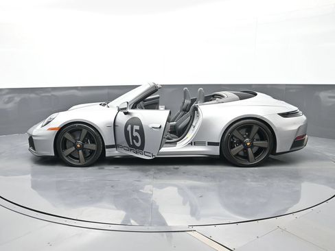 Certified 2026 Porsche 911 Carrera GTS RWD image 29