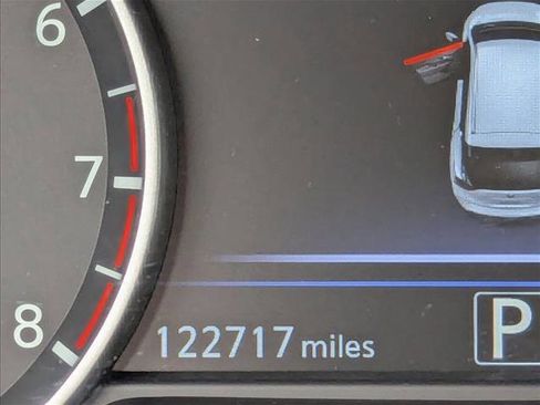 Used 2019 Nissan Murano S image 11