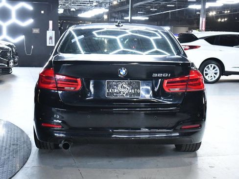 Used 2017 BMW 320i xDrive Sedan AWD/4WD image 9