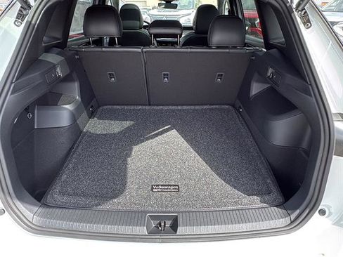 New 2026 Volkswagen Tiguan SE R-Line FWD image 11
