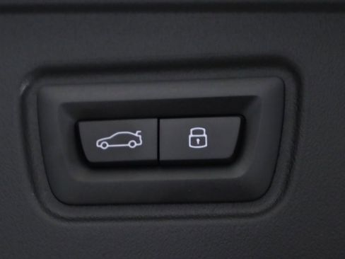 Used 2026 BMW M5 Touring image 9