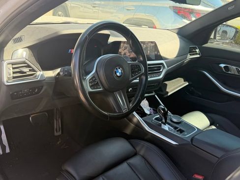 Used 2022 BMW 330i Sedan w/ M Sport Package RWD image 5