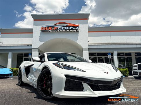 Used 2025 Chevrolet Corvette Z06 RWD image 1