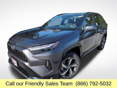New 2025 Toyota RAV4 SE w/ Weather & Moonroof Package