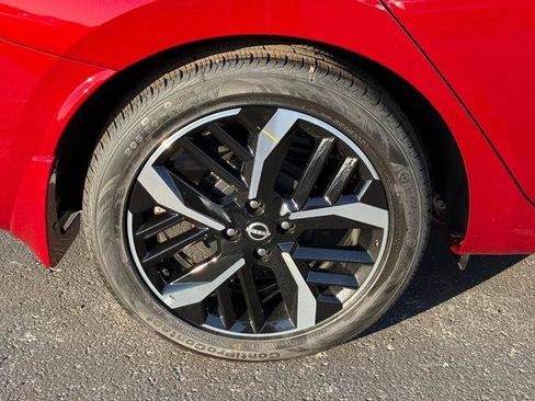 New 2025 Nissan Versa SR image 4