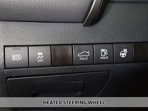 Used 2024 Toyota Camry SE image 6