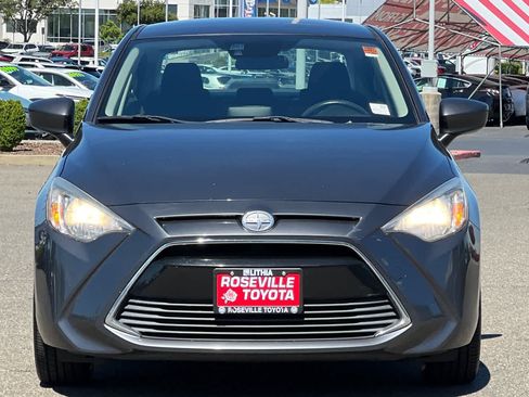 Used 2016 Scion iA FWD image 10