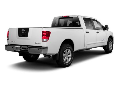 Used 2013 Nissan Titan SL w/ Moonroof Pkg AWD/4WD image 5