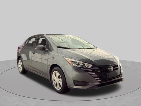 Used 2025 Nissan Versa S w/ Trunk Package FWD image 4