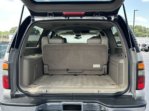Used 2004 Chevrolet Suburban LT w/ Preferred Equipment Group RWD image 14