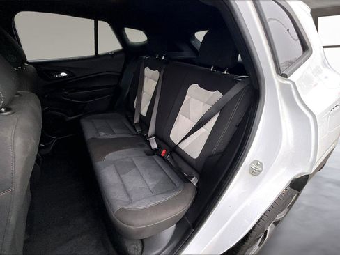 Used 2024 Chevrolet Trax RS w/ Sunroof Package image 24