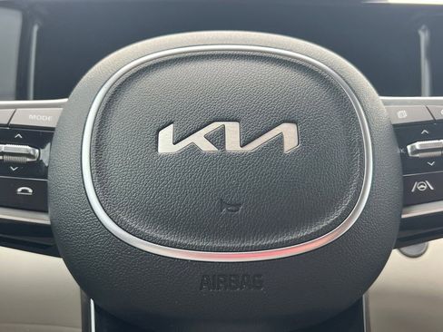 Used 2023 Kia Sorento EX image 5