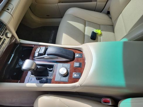 Used 2016 Lexus LS 460 w/ Comfort Package RWD image 11