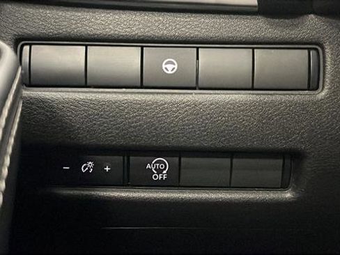 Used 2023 Nissan Rogue SV image 34