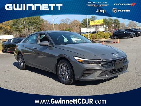 Used 2024 Hyundai Elantra SEL image 1