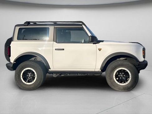 Used 2021 Ford Bronco Badlands w/ Sasquatch Package image 3